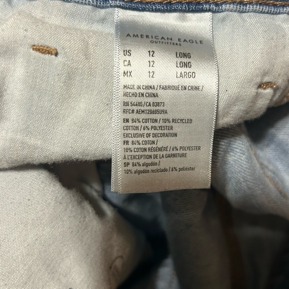 American Eagle Distressed Mom Jeans, size 12 Long, smoke free home - Picture 4 of 5
